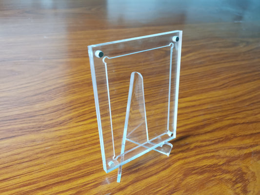 Magnetic Acrylic Protective Display For One Single Card (clear) - Acrydis